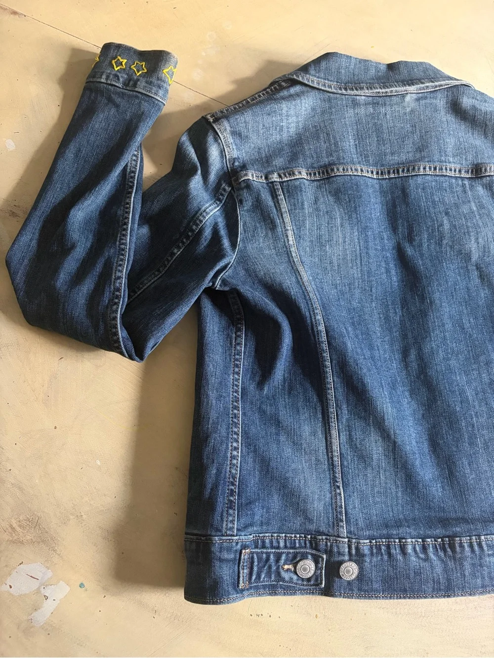 Levi’s Denim Trucker Jacket With Custom Embroidery Women’s Size Small